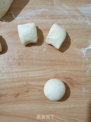 香菇肉包子的做法步骤：8