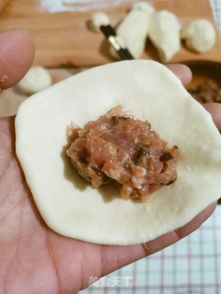 香菇肉包子的做法步骤：9