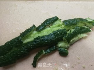 黄瓜生菜拌粉条的做法步骤：2