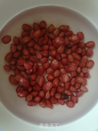 黑小米花生核桃粥的做法步骤：1