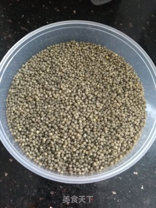 黑小米花生核桃粥的做法步骤：3