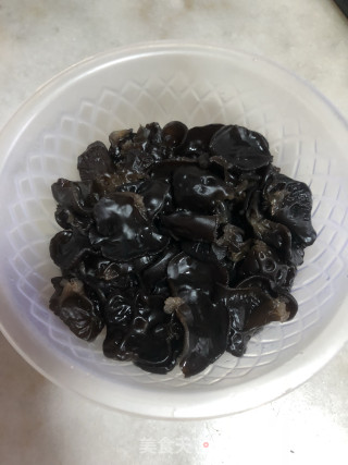 凉拌云耳的做法步骤：4