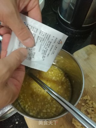 萝卜干炒鸡蛋的做法步骤：2