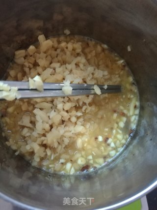 萝卜干炒鸡蛋的做法步骤：4