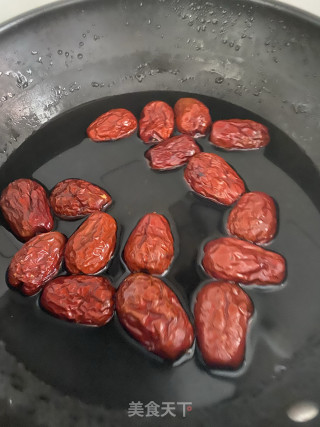 纸杯版枣糕的做法步骤：1