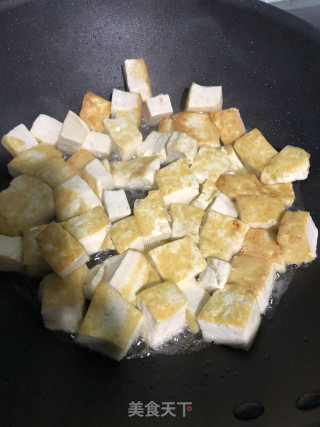 煎豆腐蛤蜊的做法步骤：3