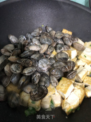 煎豆腐蛤蜊的做法步骤：5