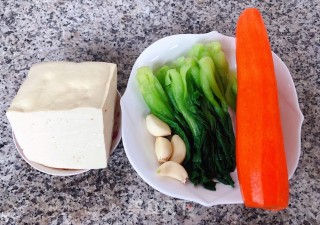 油菜胡萝卜烧豆腐的做法步骤：4
