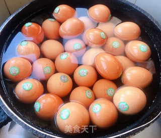 茶花蛋的做法步骤：1