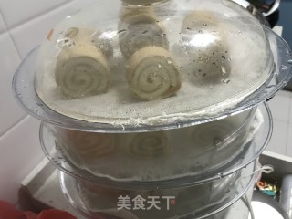 土豆家～～【奶香红糖双色馒头】的做法步骤：24