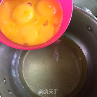 酸奶古早味蛋糕的做法步骤：1