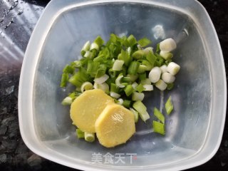 豉汁炒青口的做法步骤：2