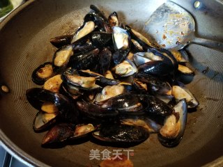 豉汁炒青口的做法步骤：5
