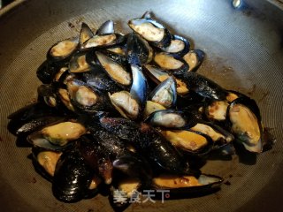 豉汁炒青口的做法步骤：6