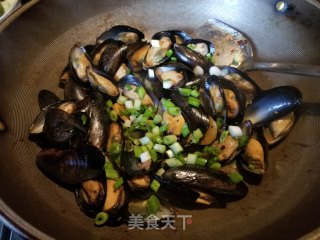 豉汁炒青口的做法步骤：7