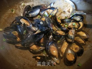 豉汁炒青口的做法步骤：8
