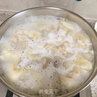 鲜肉馄饨的做法步骤：6