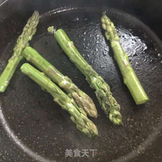 煎牛排的做法步骤：5