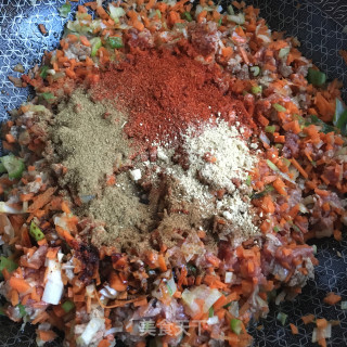孜然胡萝卜牛肉包的做法步骤：7
