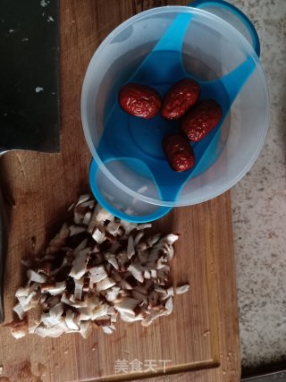 宝宝食之红枣香菇粥的做法步骤：1