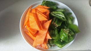 辣椒炒肉片的做法步骤：2