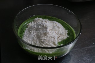 手擀菠菜面的做法步骤：3
