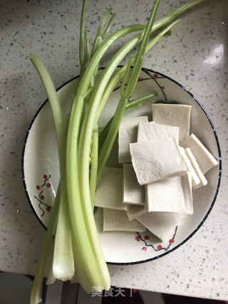 清炒千叶豆腐的做法步骤：1