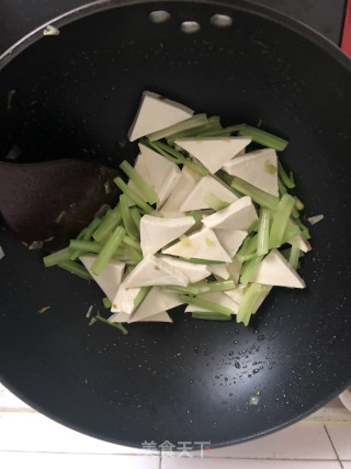 清炒千叶豆腐的做法步骤：3