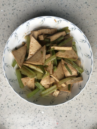 清炒千叶豆腐的做法步骤：4