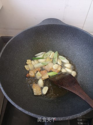 鱼头泡饼的做法步骤：3