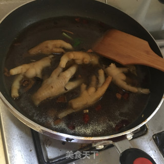 酱香鸡爪的做法步骤：4