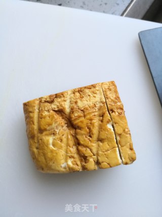 凉拌素鸡拉皮的做法步骤：1