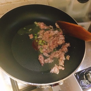 荷兰豆炒肉末的做法步骤：3