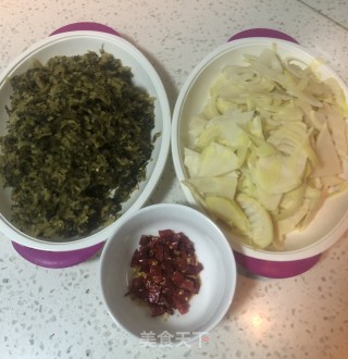 竹笋炒酸菜的做法步骤：1