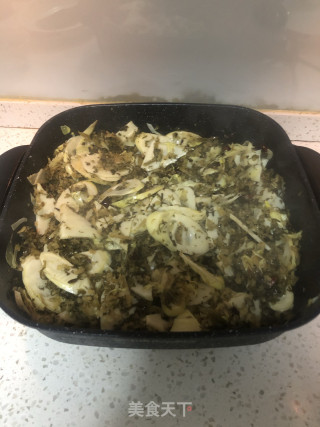 竹笋炒酸菜的做法步骤：3