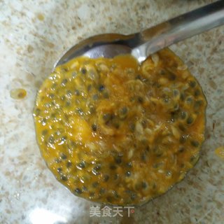 百香果柠檬蜂蜜水的做法步骤：3
