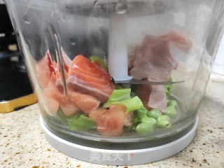 宝宝辅食香煎蔬菜三文鱼泥的做法步骤：2