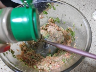 宝宝辅食香煎蔬菜三文鱼泥的做法步骤：3