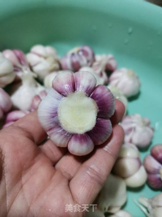 糖醋蒜的做法步骤：1