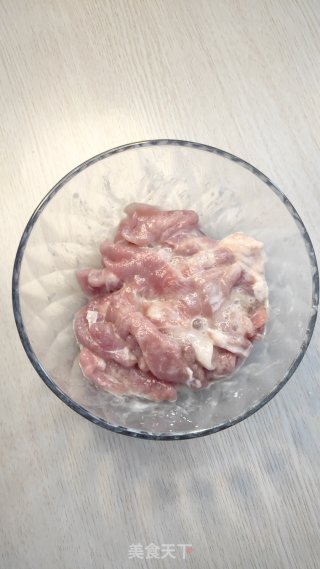 阿胖版本水煮肉片的做法步骤：1