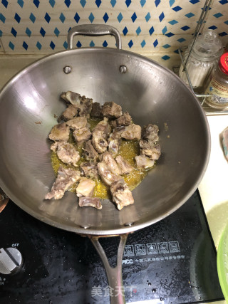 双菇烧排骨的做法步骤：3
