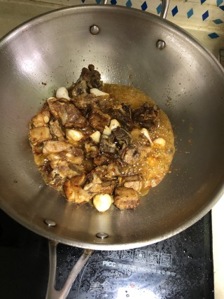 双菇烧排骨的做法步骤：5