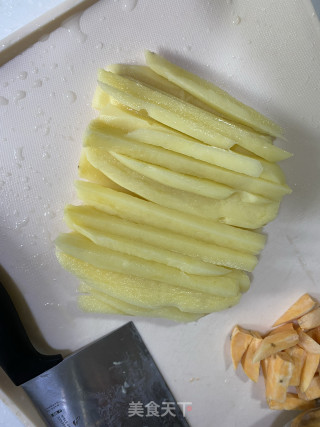 原生炸薯条的做法步骤：2