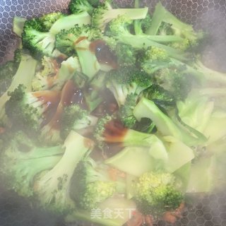 海米蚝油西兰花的做法步骤：5