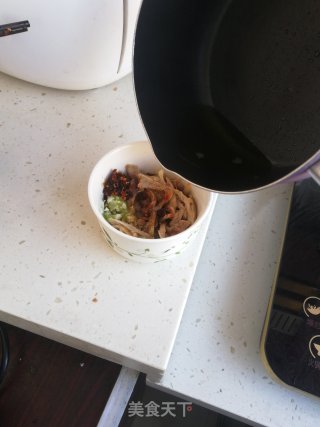 鸡丝凉拌面的做法步骤：6