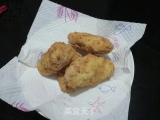 脆皮鸡翅的做法步骤：1