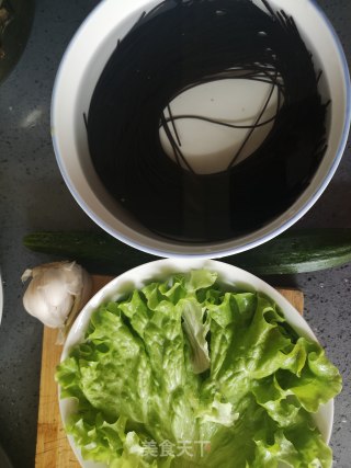凉拌蕨根粉的做法步骤：1