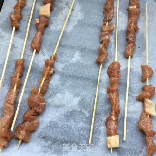 “街头小吃”烤肉串的做法步骤：11