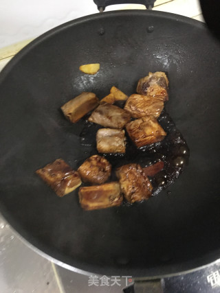 排骨烧竹笋的做法步骤：4