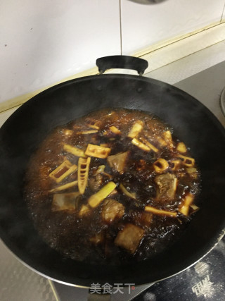 排骨烧竹笋的做法步骤：8